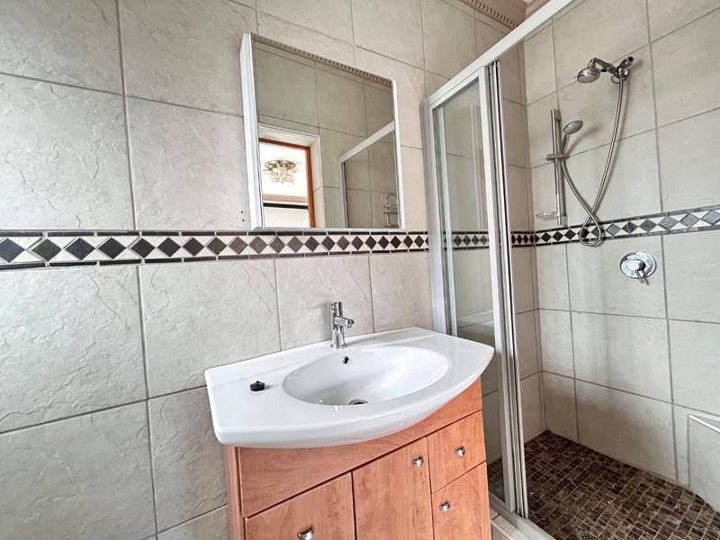 5 Bedroom Property for Sale in Birdwood Estate North West